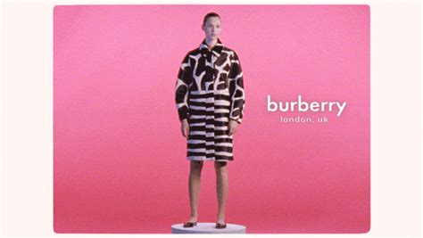 burberry gif|Burberry Show GIFs .